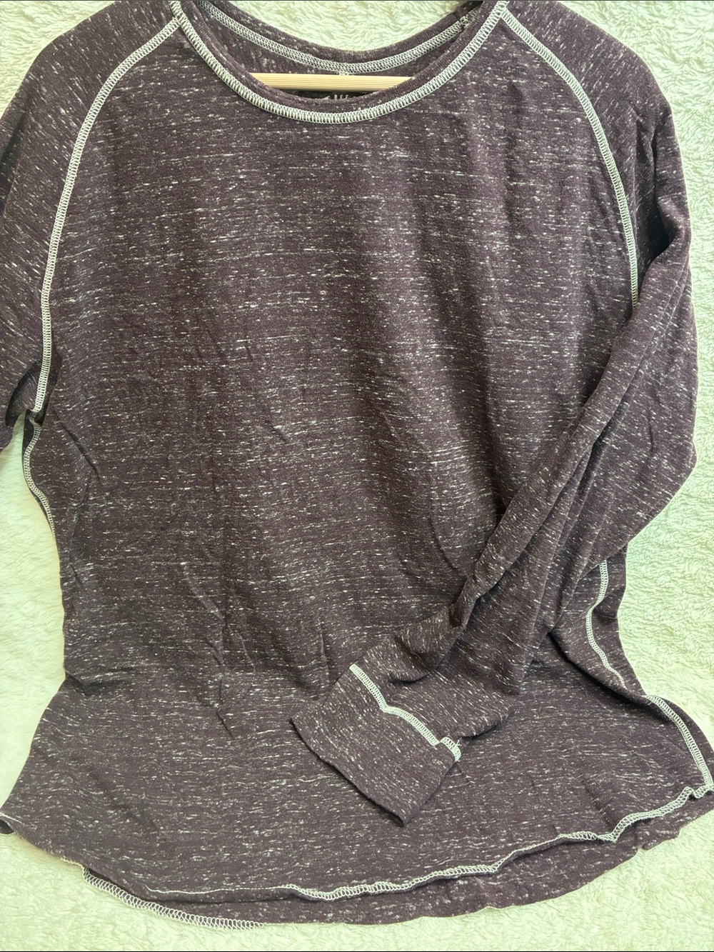 BKE Vintage Graphic Tee in Maroon Speckle